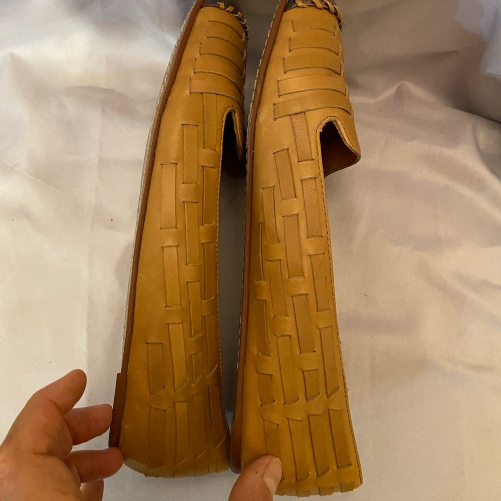 Dolce Vita Leather Tan Loafer with Bronze tip size 8M - Picture 9 of 16